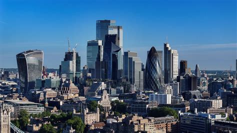 FTSE 100 chief executive pay at record high.